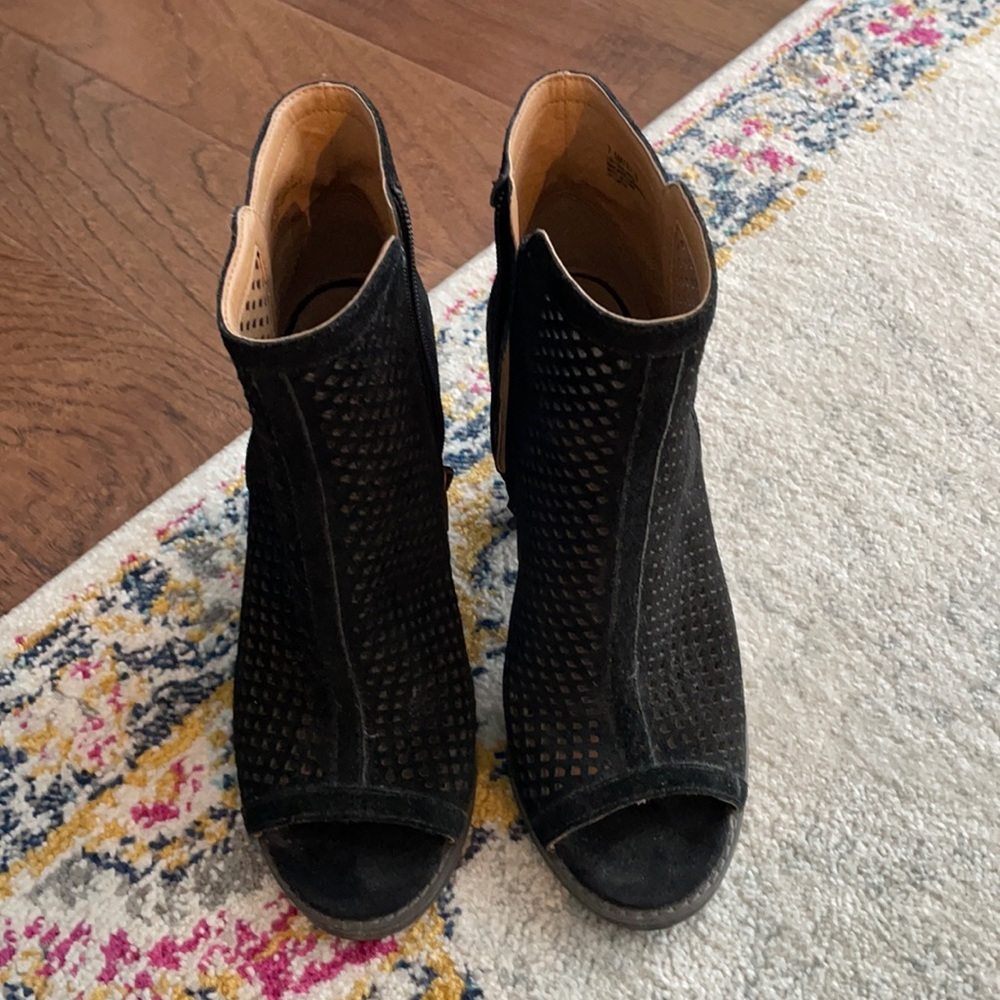 Lucky Brand women’s black mules open toe booty 7.5